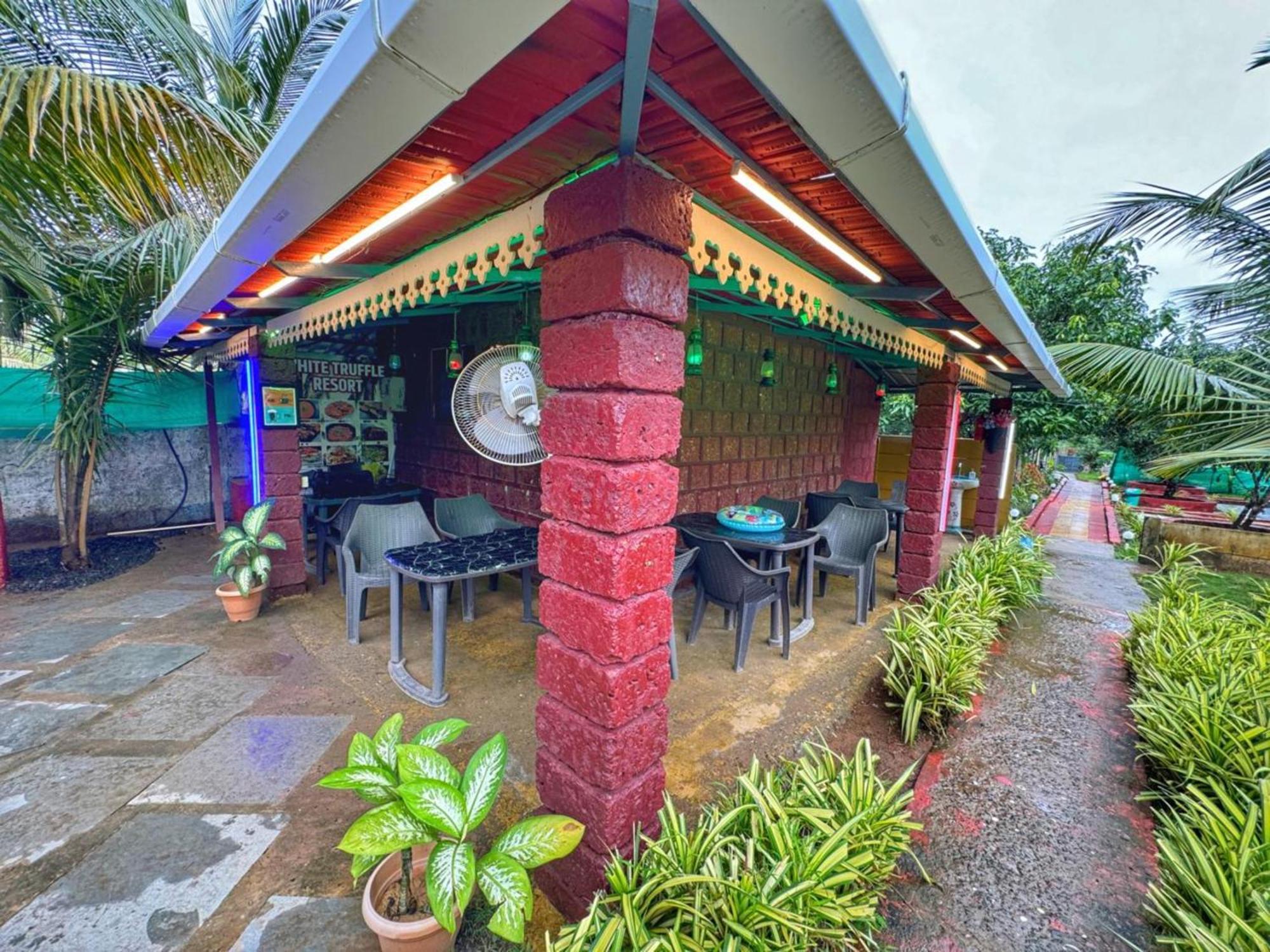 White Truffle Resort, Arambol Buitenkant foto